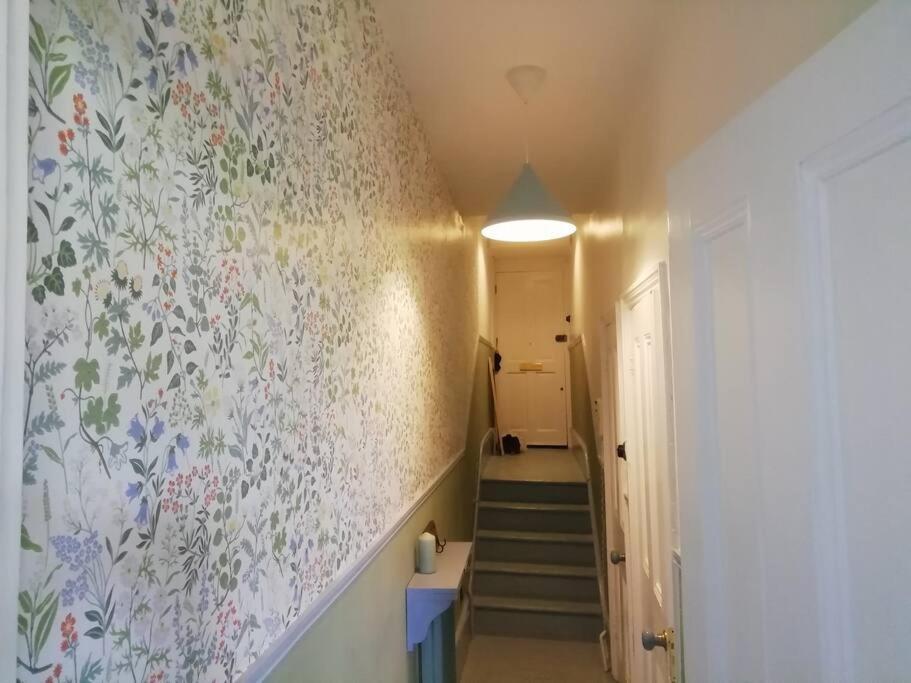 Apartament Charming London With Balcony Zewnętrze zdjęcie