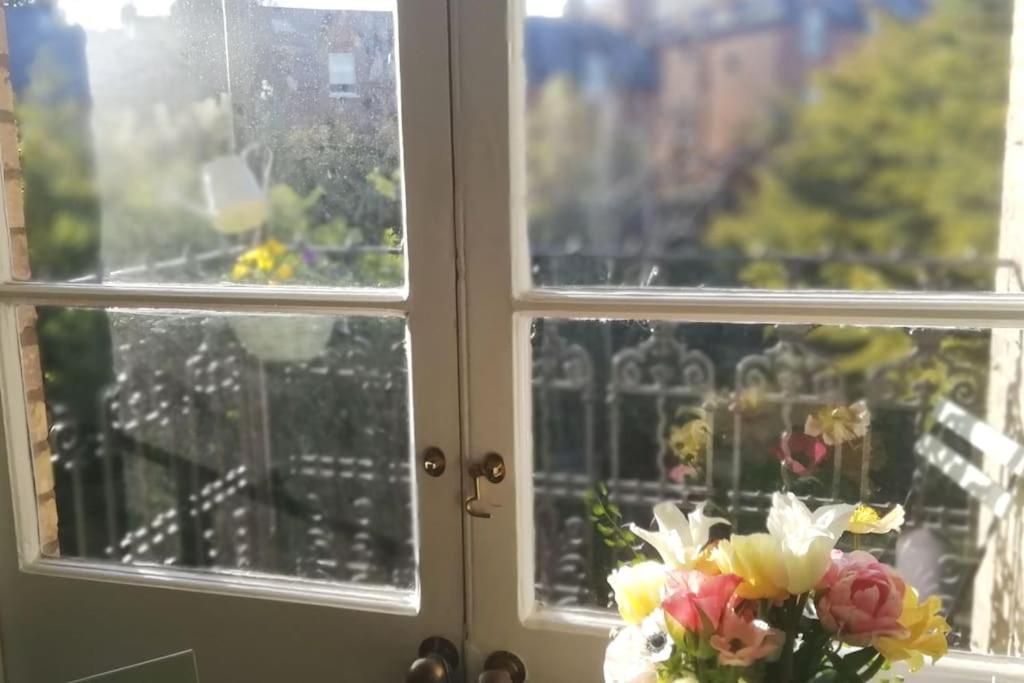 Apartament Charming London With Balcony Zewnętrze zdjęcie