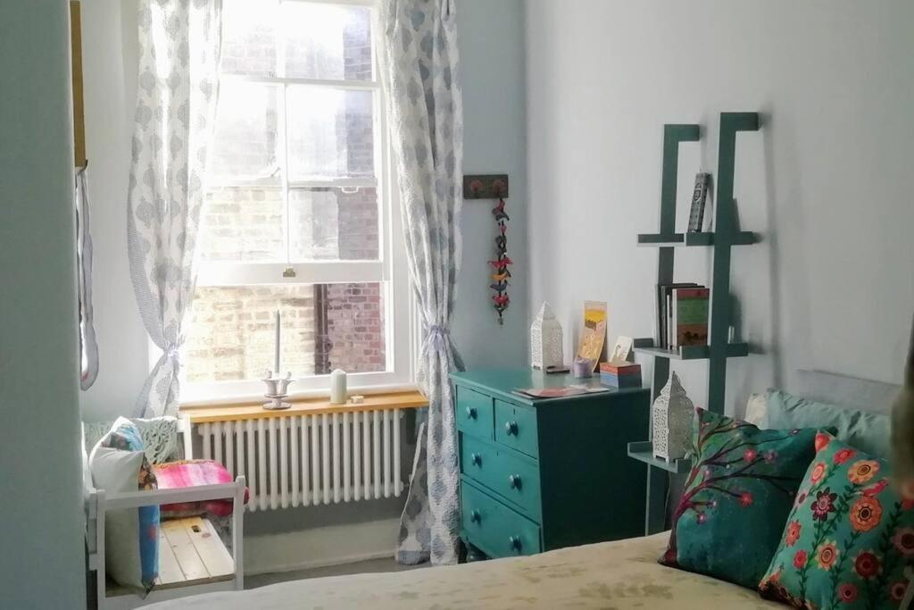 Apartament Charming London With Balcony Zewnętrze zdjęcie