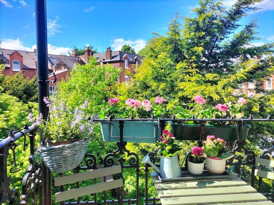 Apartament Charming London With Balcony Zewnętrze zdjęcie